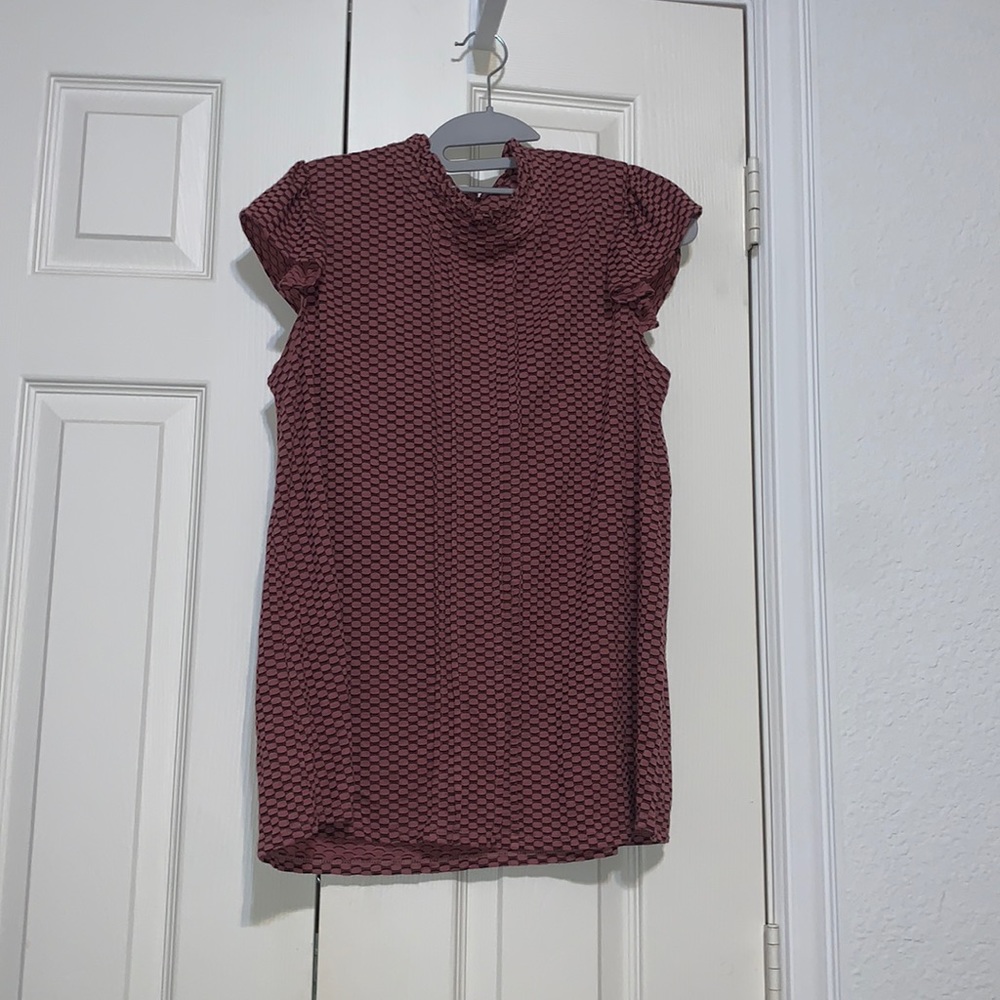 pink and black textured lightweight top